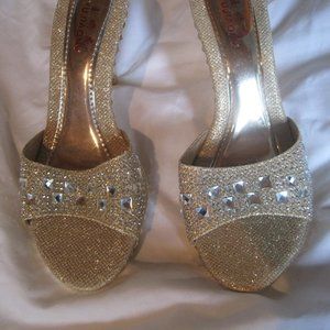 YUJIAONV  GOLD SHOES SIZE 39